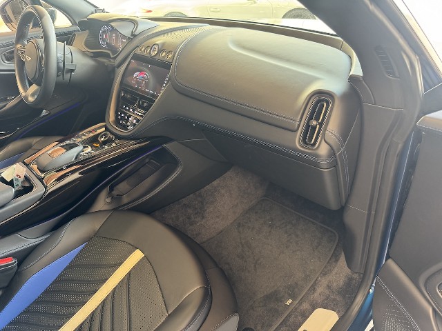 ASTON MARTIN DBX 2023 Image 69