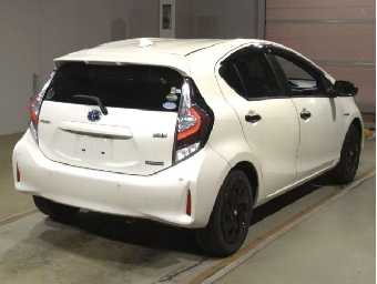 TOYOTA AQUA 2019 Image 2