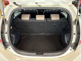 TOYOTA AQUA 2019 Image 8