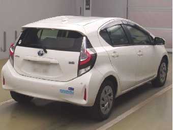 TOYOTA AQUA 2021 Image 2