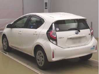 TOYOTA AQUA 2021 Image 4