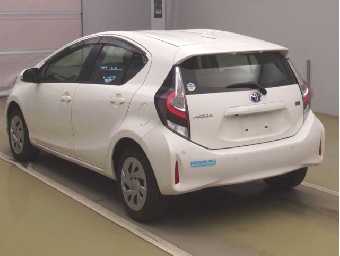 TOYOTA AQUA 2021 Image 4