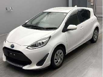 TOYOTA AQUA 2021 Image 2