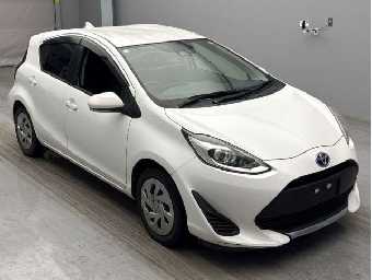 TOYOTA AQUA 2021 Image 4