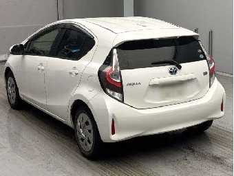 TOYOTA AQUA 2021 Image 5