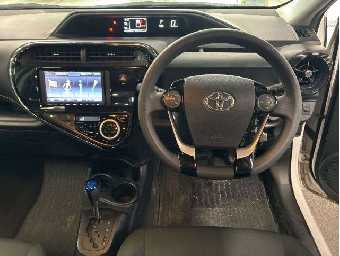 TOYOTA AQUA 2021 Image 10