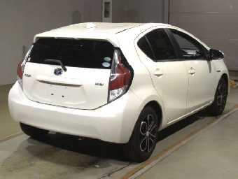 TOYOTA AQUA 2016 Image 2