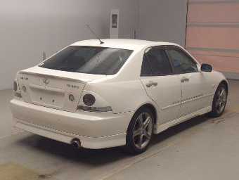 TOYOTA ALTEZZA 2000 Image 2