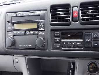 MAZDA BONGO FRIENDEE 2004 Image 9