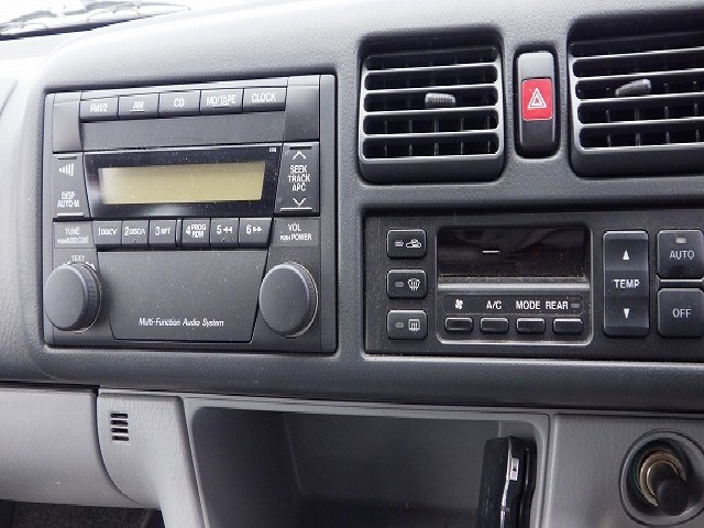 MAZDA BONGO FRIENDEE 2004 Image 26