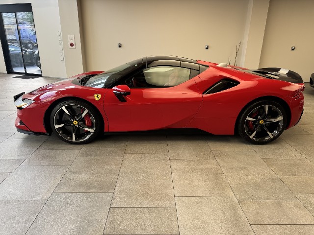 FERRARI SF90 SPIDER 2023 Image 22