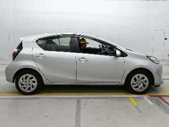 TOYOTA AQUA 2021 Image 3