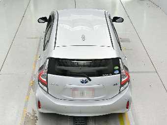 TOYOTA AQUA 2021 Image 8