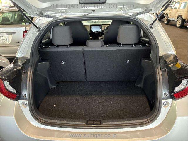 TOYOTA YARIS 2021 Image 9