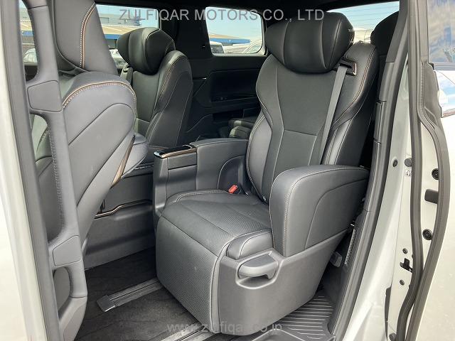 TOYOTA ALPHARD 2024 Image 8