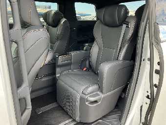 TOYOTA ALPHARD 2024 Image 8