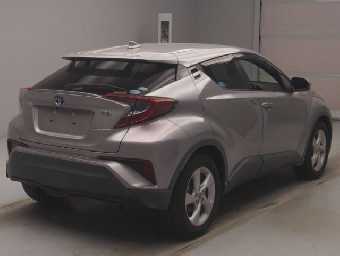 TOYOTA C-HR 2019 Image 2