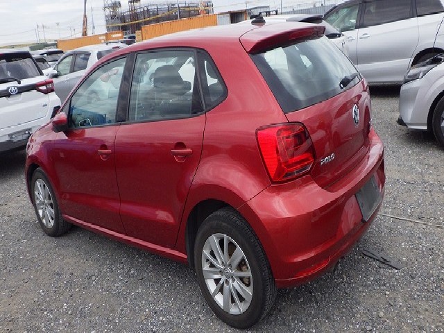 VOLKSWAGEN POLO 2014 Image 20