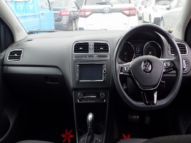 VOLKSWAGEN POLO 2014 Image 22