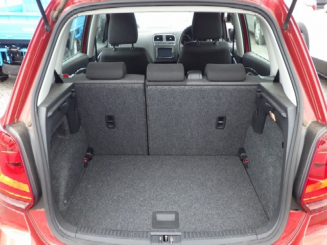 VOLKSWAGEN POLO 2014 Image 28