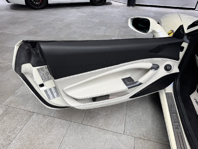 FERRARI F8 SPIDER 2022 Image 26