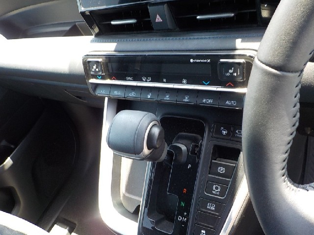 TOYOTA VOXY 2023 Image 26