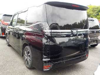 TOYOTA VOXY 2023 Image 3