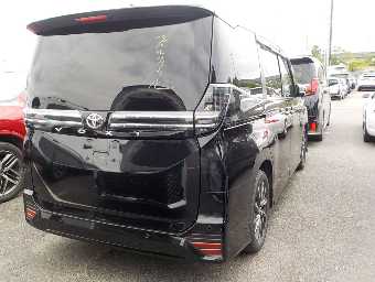 TOYOTA VOXY 2023 Image 4