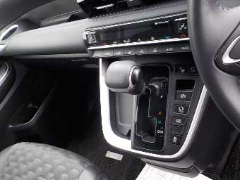 TOYOTA VOXY 2023 Image 7