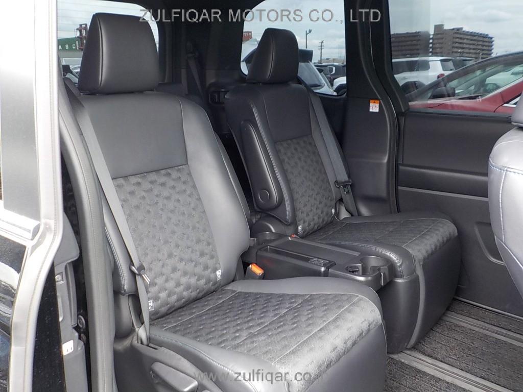 TOYOTA VOXY 2023 Image 9