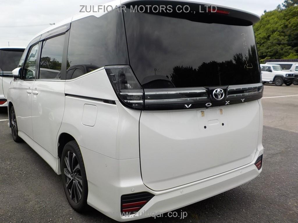 TOYOTA VOXY 2022 Image 3
