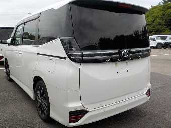 TOYOTA VOXY 2022 Image 3