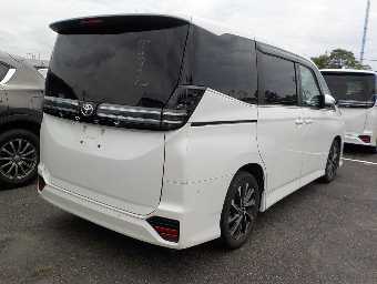 TOYOTA VOXY 2022 Image 4