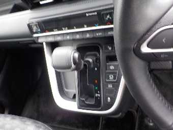 TOYOTA VOXY 2022 Image 7