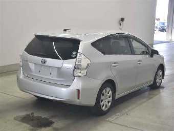 TOYOTA PRIUS ALPHA 2014 Image 5