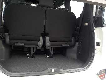 TOYOTA VOXY 2023 Image 12