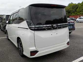 TOYOTA VOXY 2023 Image 3
