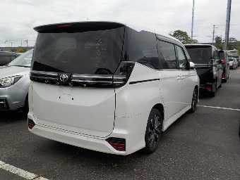 TOYOTA VOXY 2023 Image 4