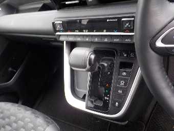 TOYOTA VOXY 2023 Image 7
