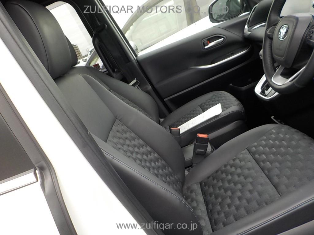 TOYOTA VOXY 2023 Image 9