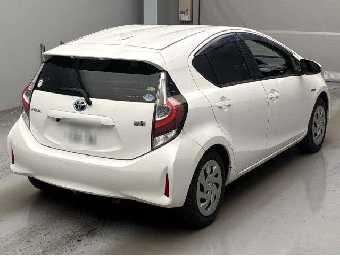 TOYOTA AQUA 2019 Image 2