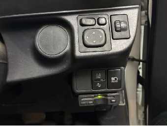 TOYOTA AQUA 2019 Image 12