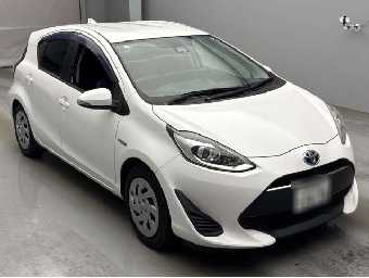 TOYOTA AQUA 2019 Image 3