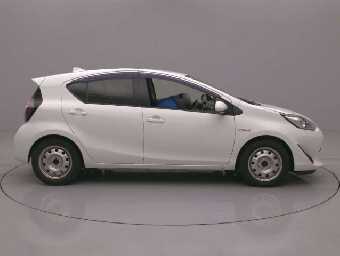 TOYOTA AQUA 2020 Image 6