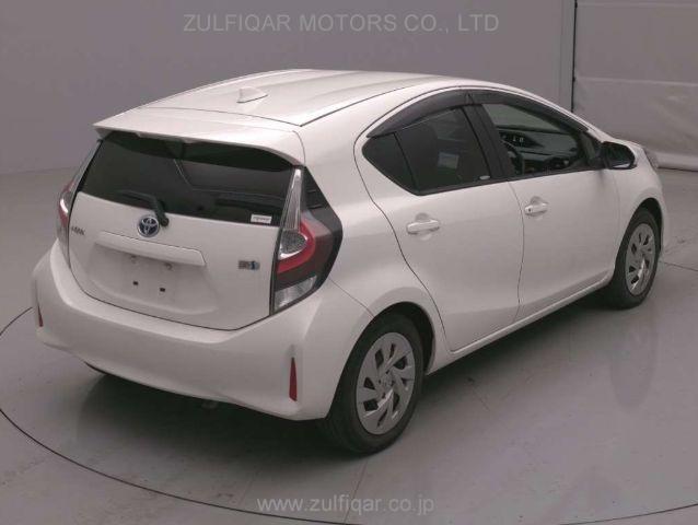TOYOTA AQUA 2021 Image 2