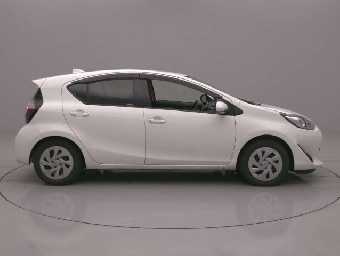 TOYOTA AQUA 2021 Image 6