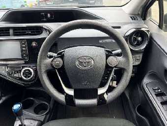 TOYOTA AQUA 2021 Image 8