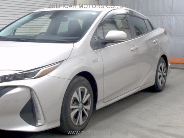 TOYOTA PRIUS 2020 Image 4