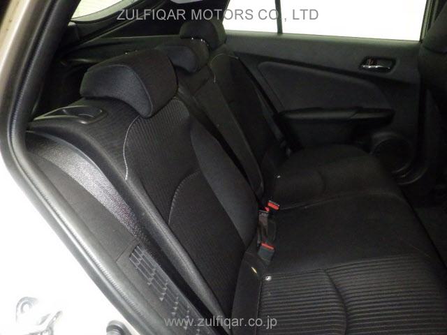 TOYOTA PRIUS 2020 Image 8