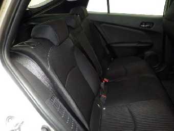 TOYOTA PRIUS 2020 Image 8